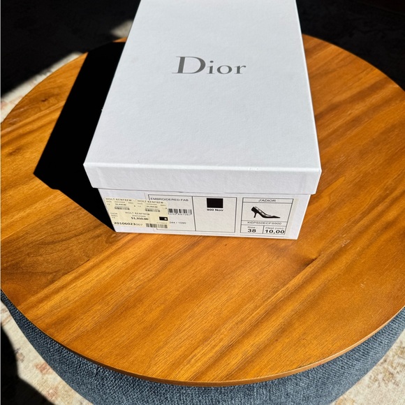 J’ADior Women's Elegant Black and Cream Heels - Picture 3 of 8